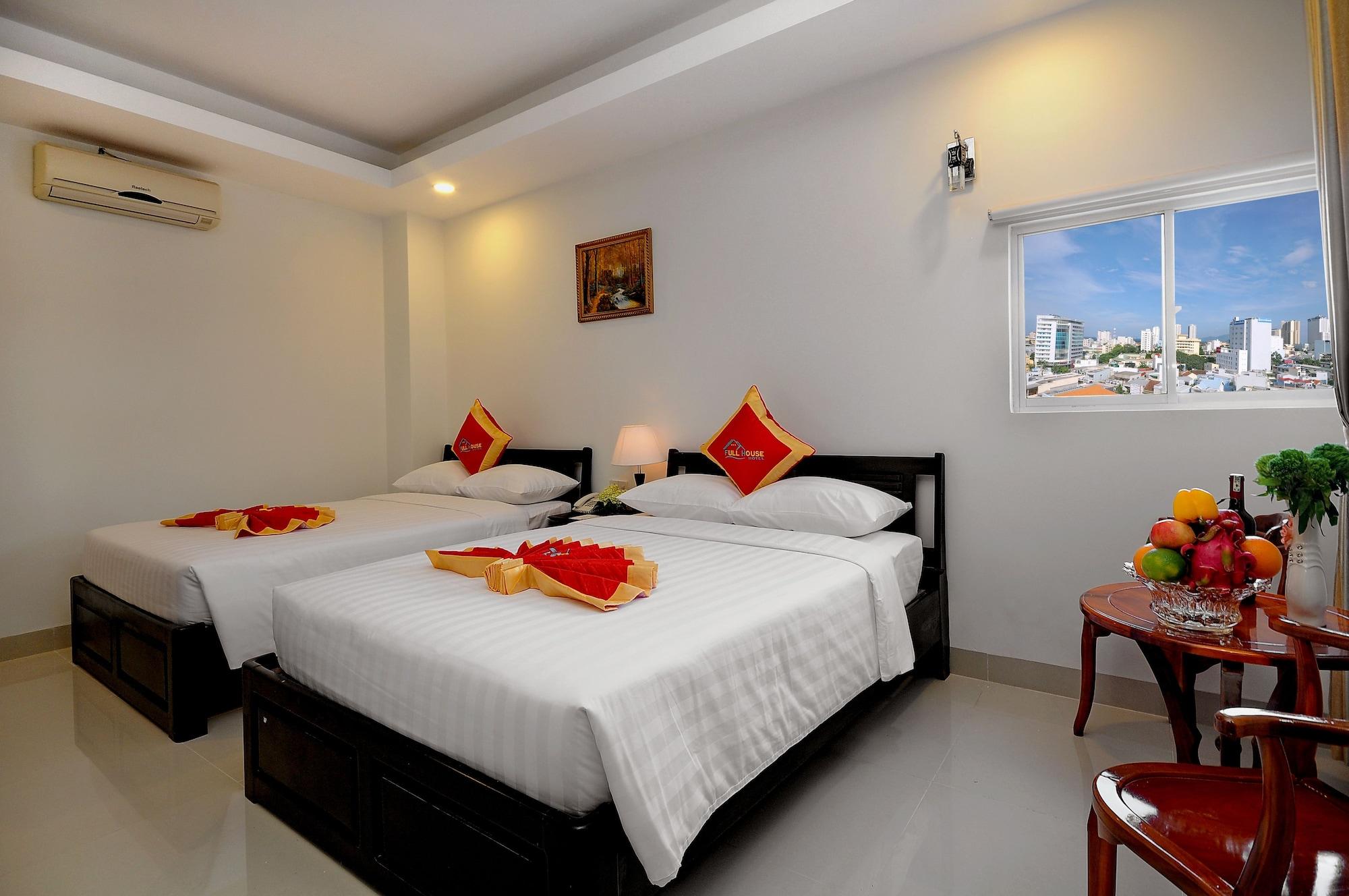 Full House Hotel Нячанг Екстер'єр фото