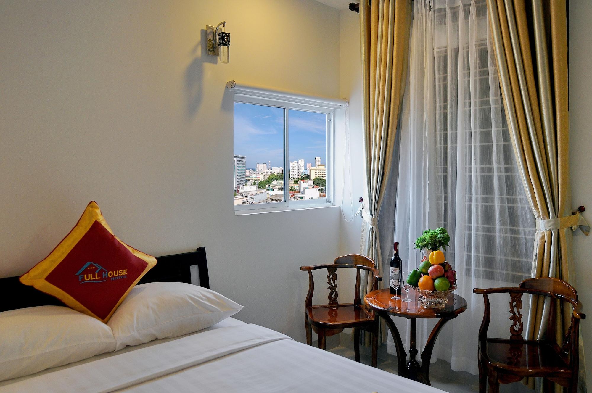 Full House Hotel Нячанг Екстер'єр фото